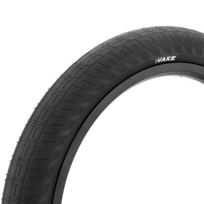 Tire Kink Wake